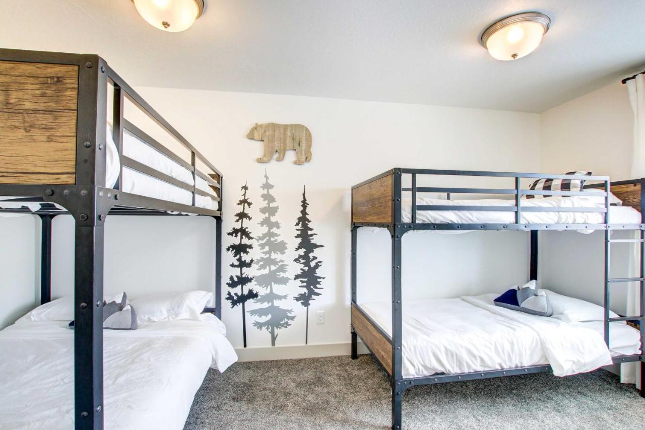 Family-Friendly Bear Lake Vacation Rental ガーデンシティ エクステリア 写真